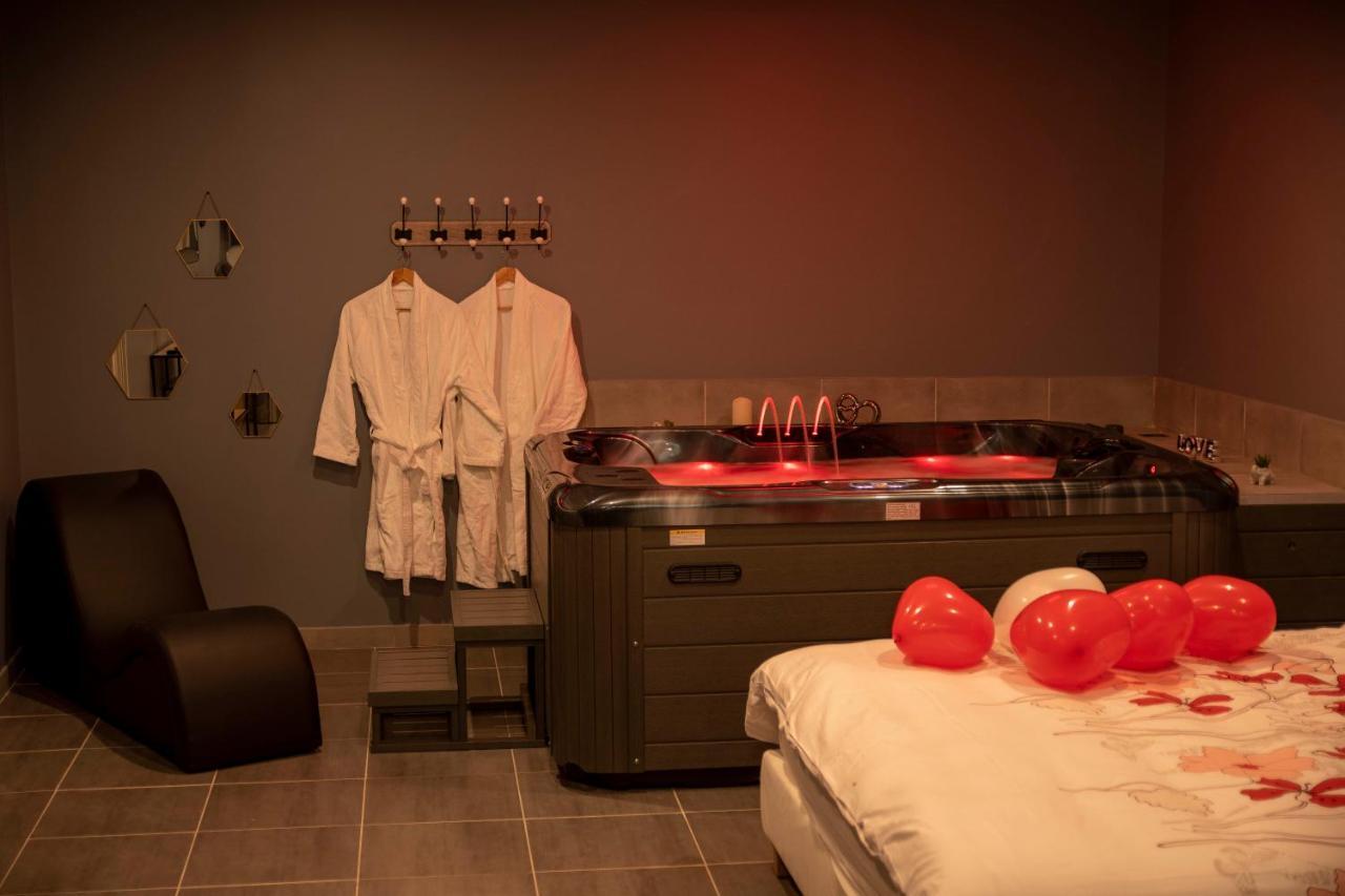 Love Room - La Parenthese Saint-Bauzille-de-la-Sylve Exterior photo