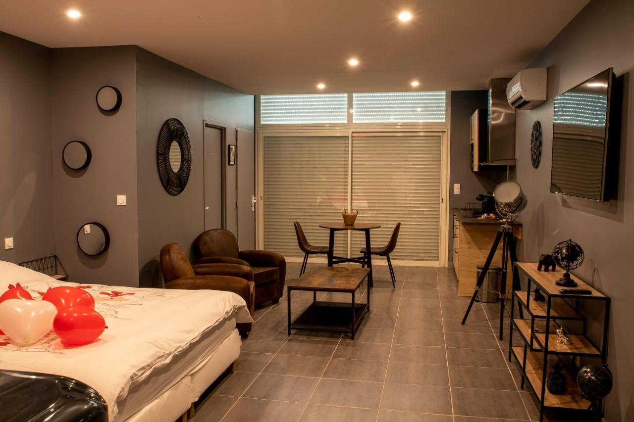 Love Room - La Parenthese Saint-Bauzille-de-la-Sylve Exterior photo